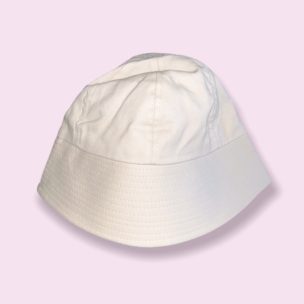 Cream / Beige Bucket Hat
